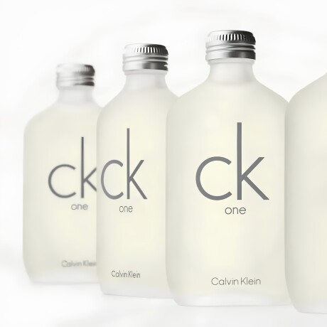Set Calvin Klein Edt 200ml + Bl 200ml + SG 100ml + Edt 15ml Set Calvin Klein Edt 200ml + Bl 200ml + SG 100ml + Edt 15ml