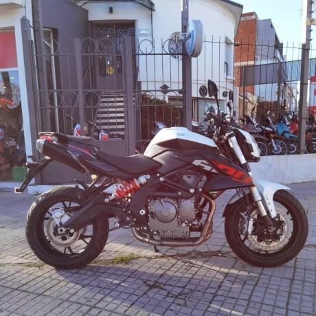 Benelli TNT600i Blanco