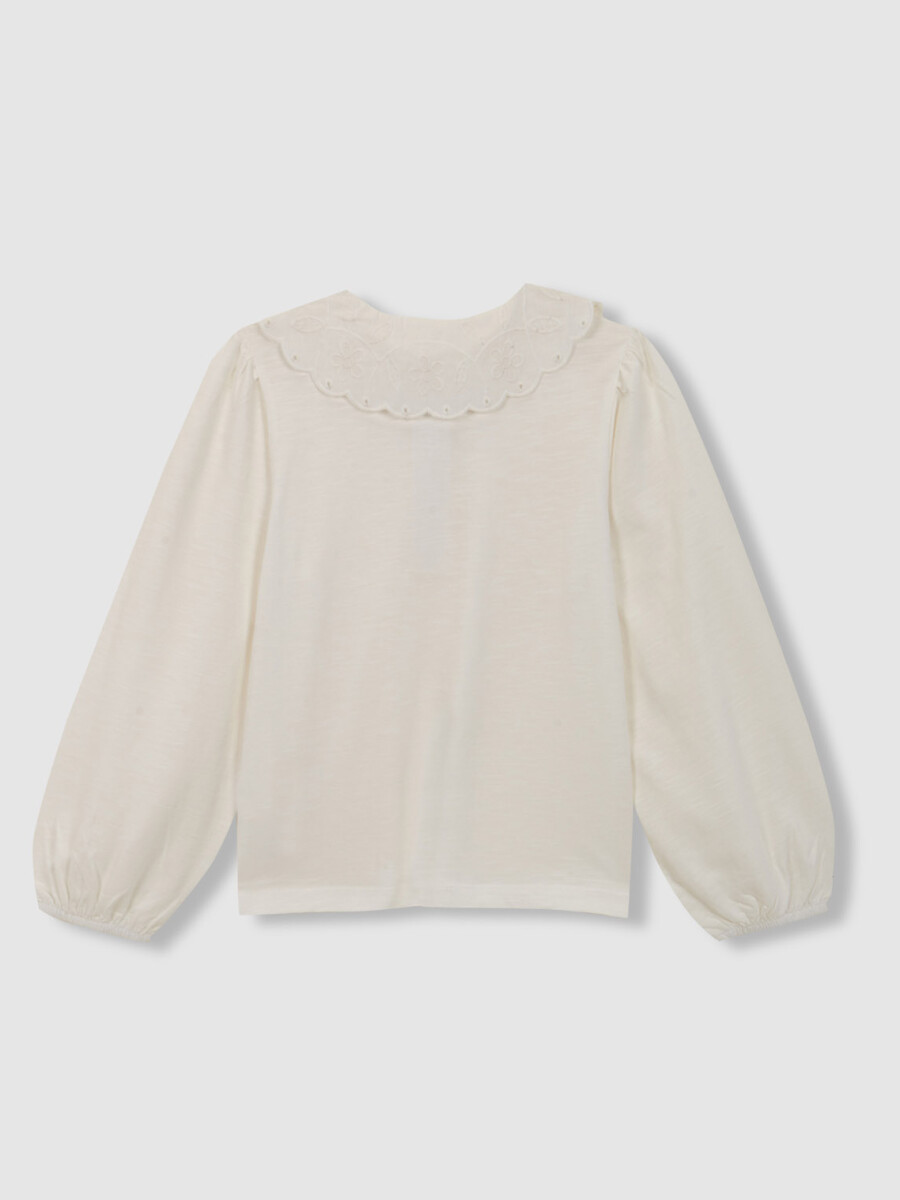 Camiseta Con Cuello Grande Troquelado Blanco Roto