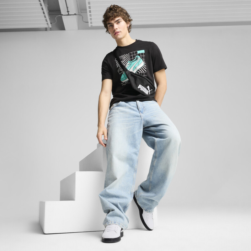 Remera Puma GRAPHICS Sneaker Tee de Hombre - 684830 01 Negro