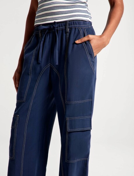 PANTALÓN CARGO MODELO RECTO AZUL