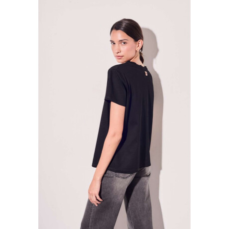 Remera Escote V Metalizado Negro