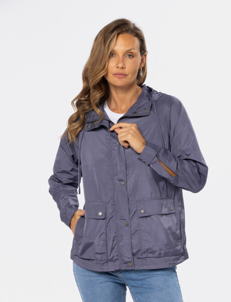 CAMPERA DE NYLON CON CAPUCHA Violeta
