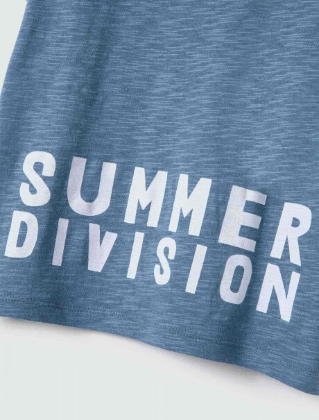 CAMISETA INFANTIL ESTAMPADA CELESTE