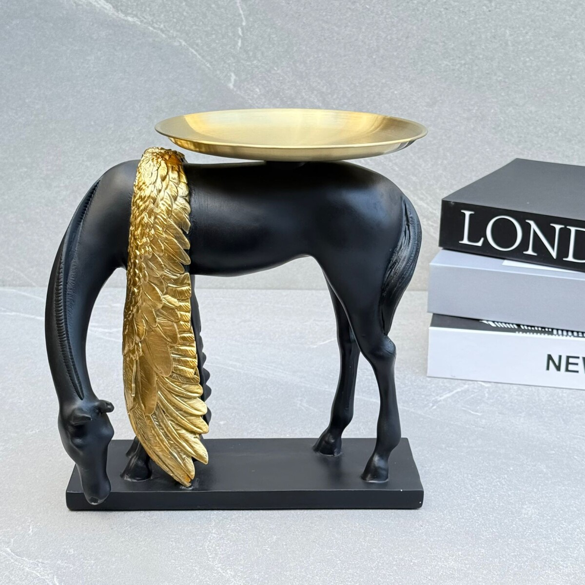 Pegaso Decorativa Resina 24cm x 11.7cm x 22.5cm 