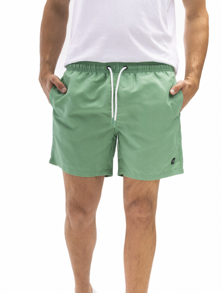 Short Scandinavian Liso Chipre Verde Claro