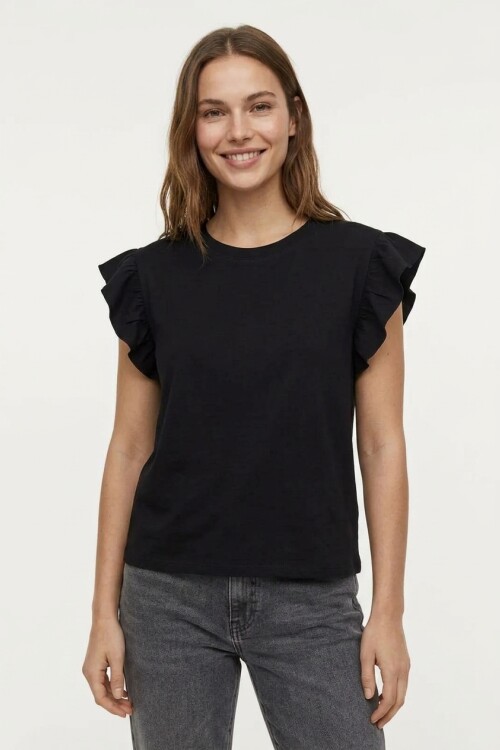 Remera con volados en hombro NEGRO