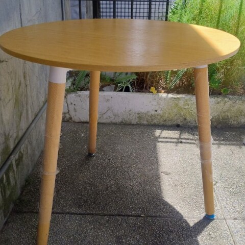 [OUTLET] Mesa Eames Redonda de Madera para Comedor o Exterior [PEQUEÑAS RAYAS EN LA TAPA] [OUTLET] Mesa Eames Redonda de Madera para Comedor o Exterior [PEQUEÑAS RAYAS EN LA TAPA]