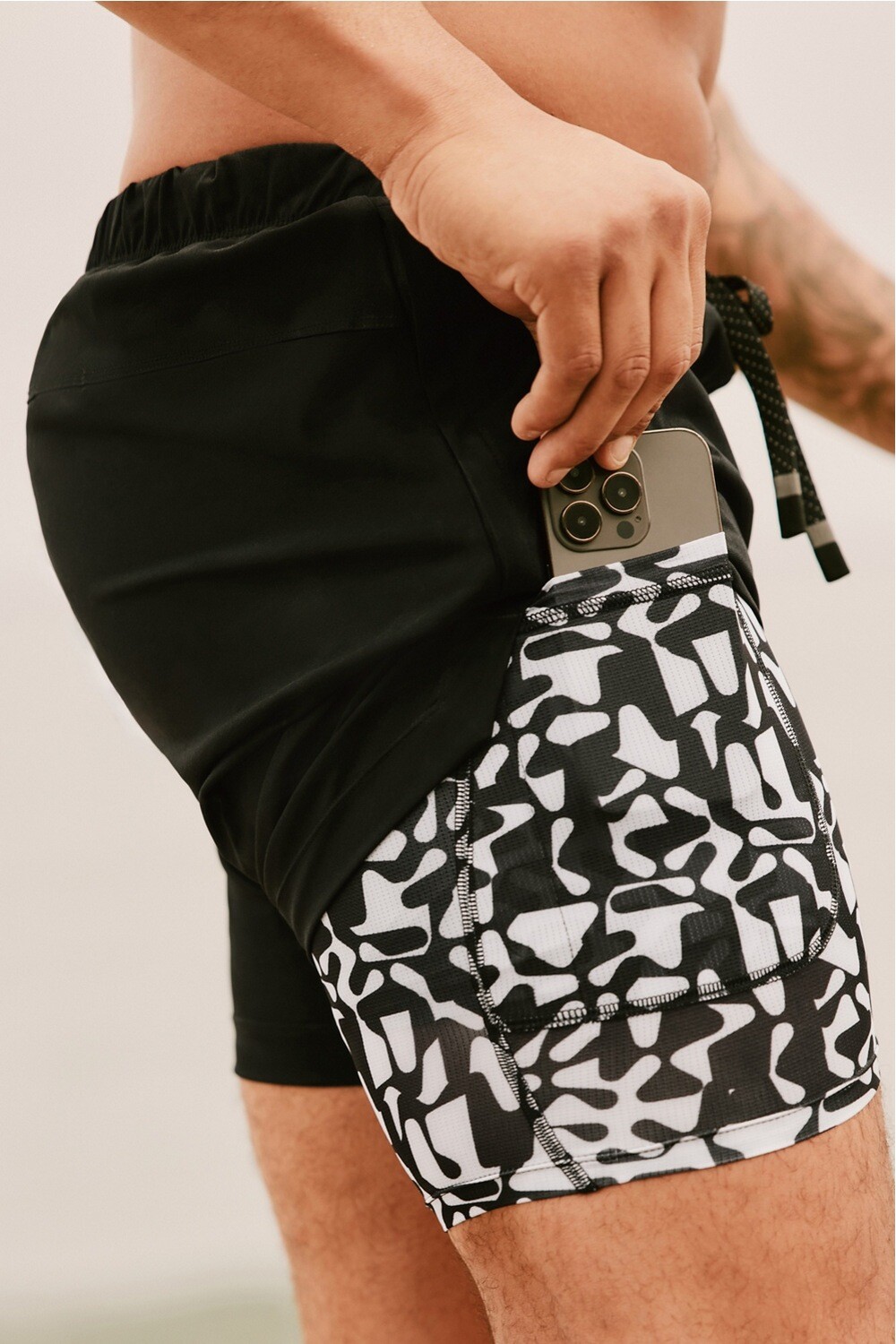Short The 7 One Short (Lined) Hombre Black / Classic WhiteCosmic C