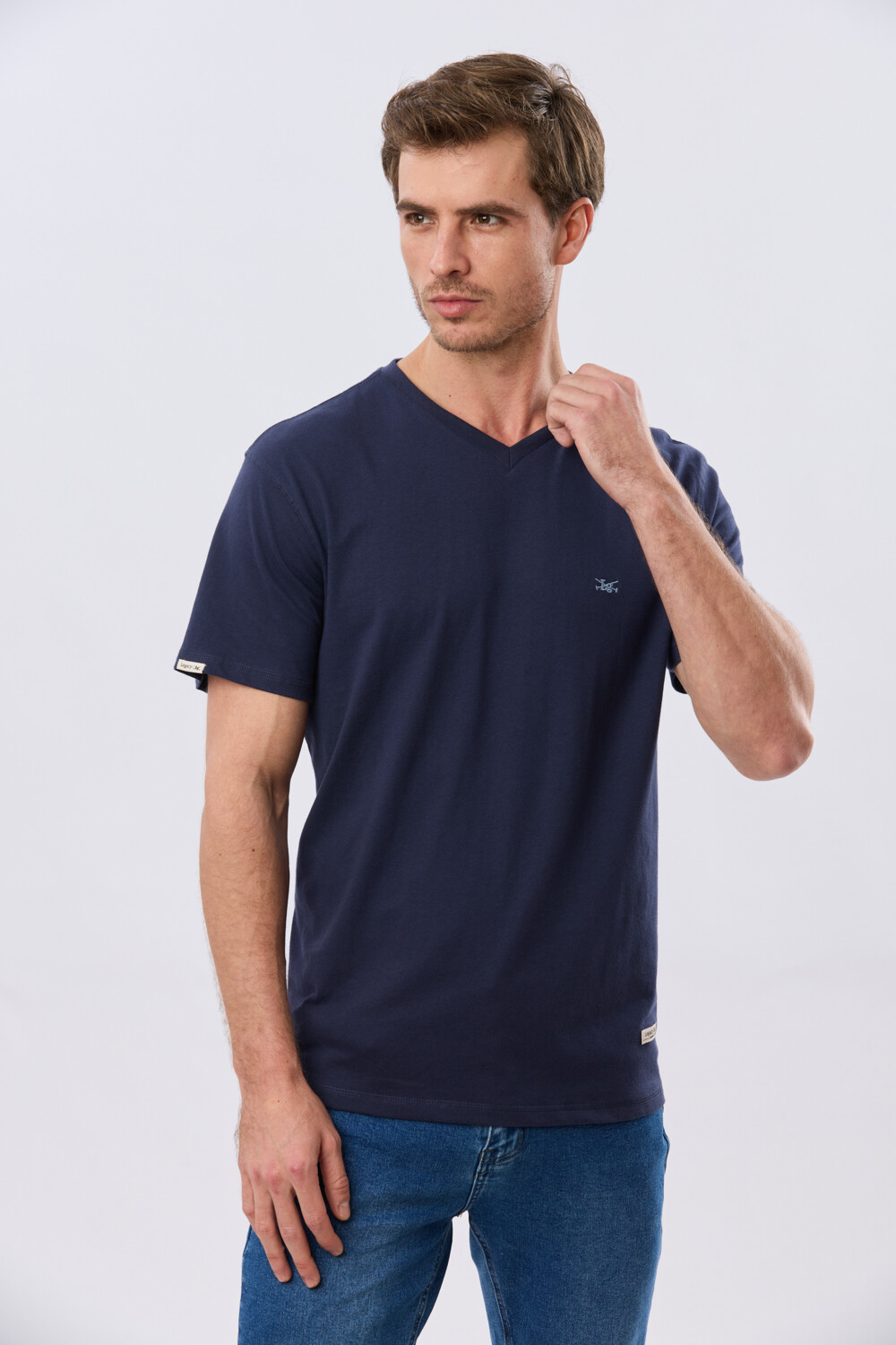 REMERA BÁSICA V DE ALGODÓN Azul