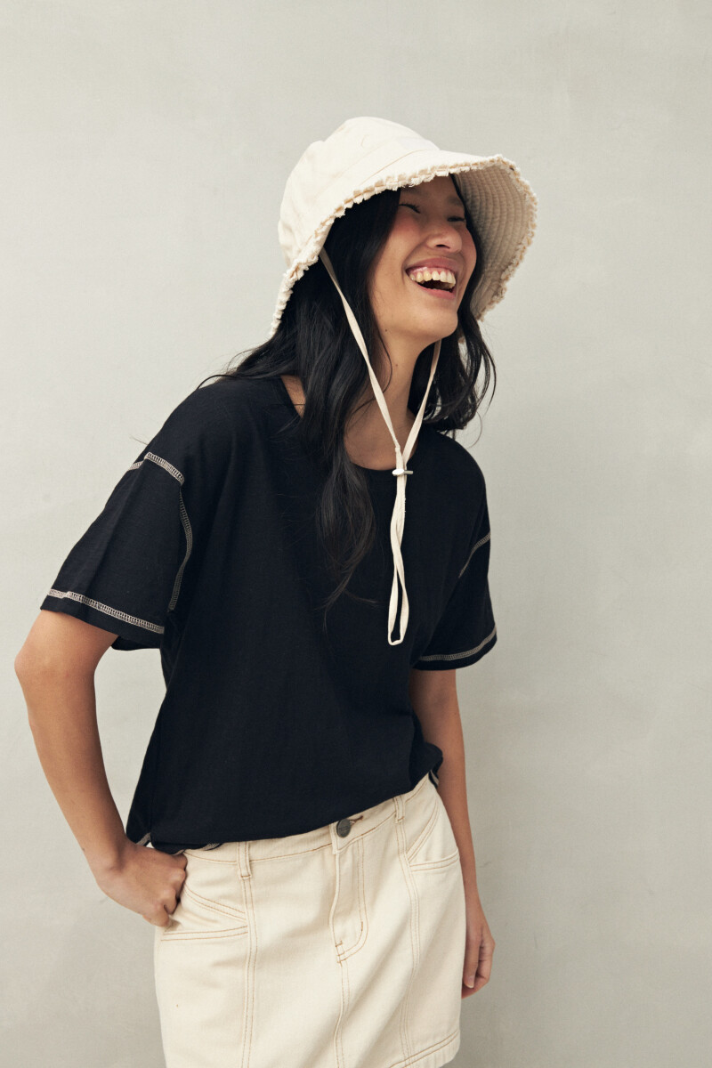 REMERA ATENAS Negro