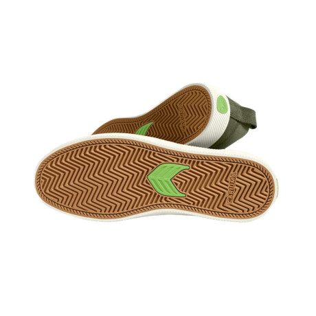 Championes Cariuma Slip On Verde