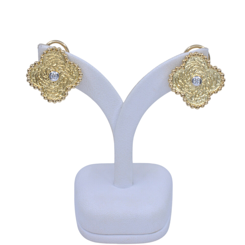 Par de caravanas en oro 18k y brillantes modelo Alhambra Par de caravanas en oro 18k y brillantes modelo Alhambra