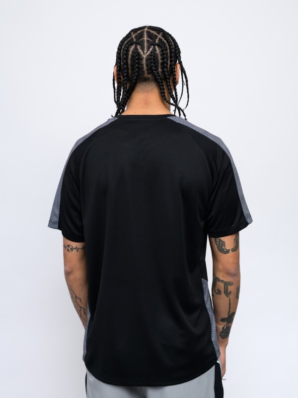 REMERA VIVE Umbro Hombre 025