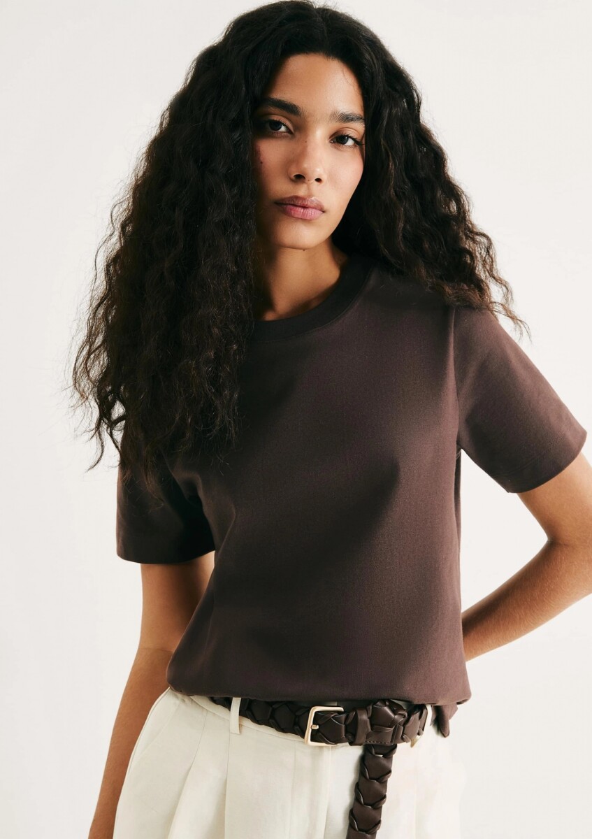 BLUSA FEMENINA SUPER COTTON MANGA CORTA - MARRÓN 