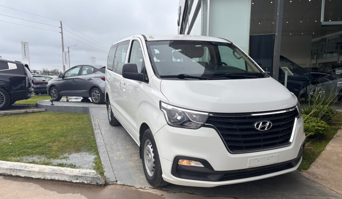 Hyundai H1 Minibus 9 Plz Diesel - 2021 Hyundai H1 Minibus 9 Plz Diesel - 2021