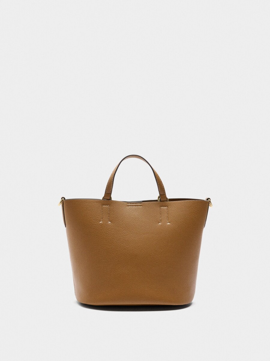 Bolso Tote Con Colgante camel