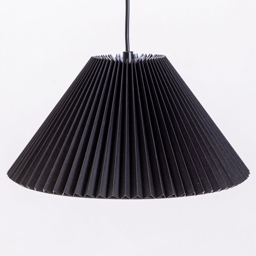 LÁMPARA DE TECHO NEGRO METAL PLEATING