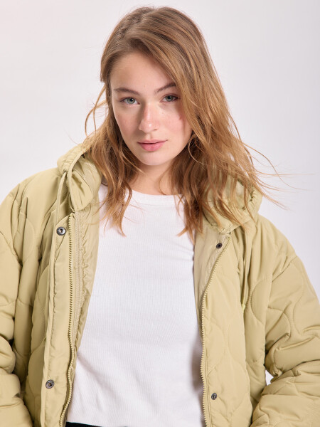 Campera capitoneada Verde