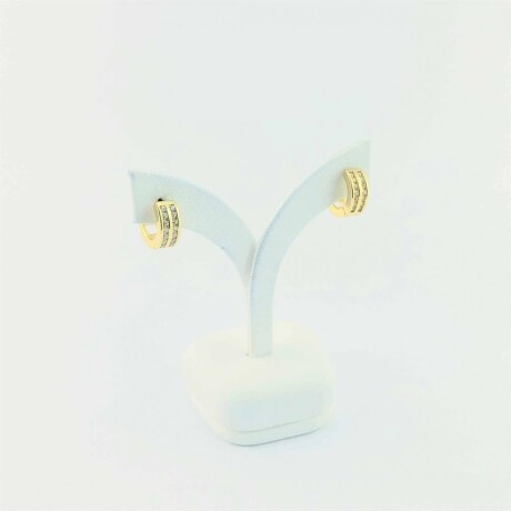 Aritos de plata 925 y baño de oro amarillo con circonias. Aritos de plata 925 y baño de oro amarillo con circonias.