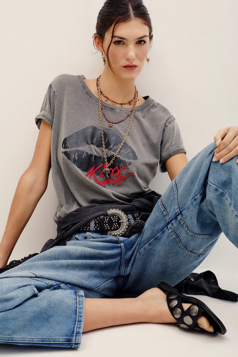 REMERA KISS 