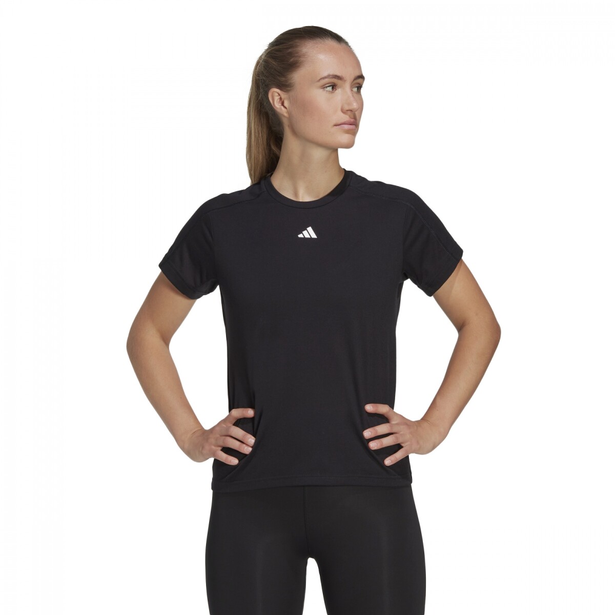 Remera de Mujer Adidas Essentials Aeroready - Negro 