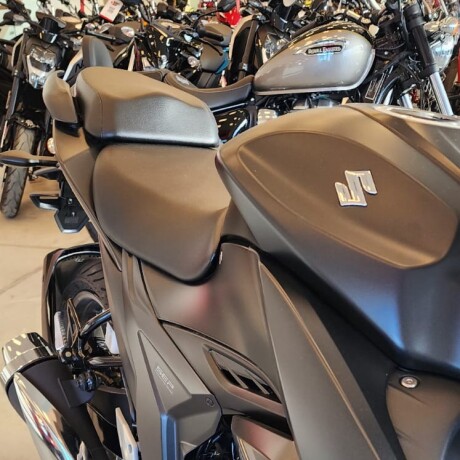 Suzuki Gixxer 250 Negro