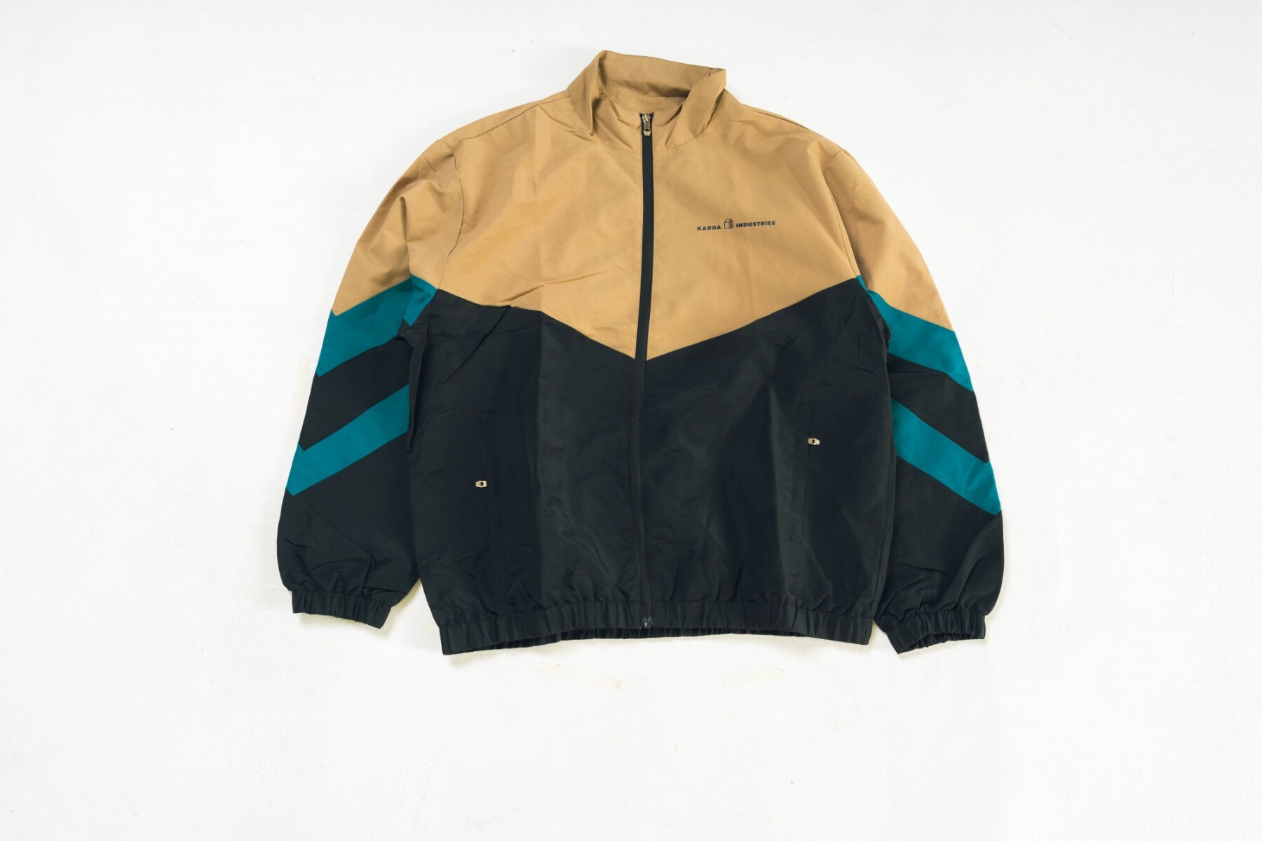 Micro Logo Deportivo Crema 2 