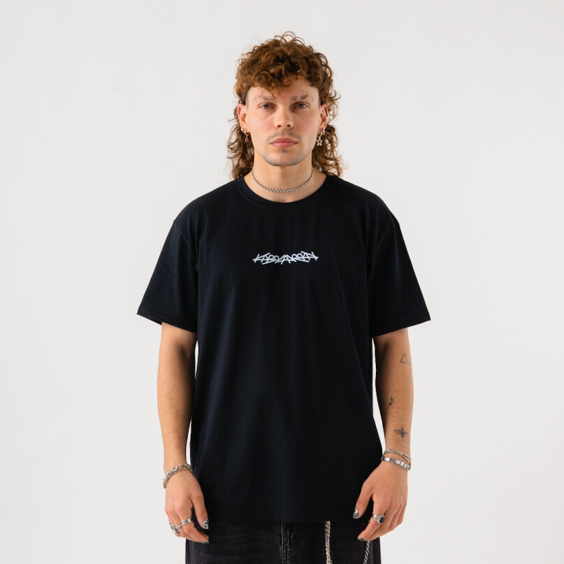 REMERA CLASSIK NEGRA LOGO ESPEJO REMERA CLASSIK NEGRA LOGO ESPEJO