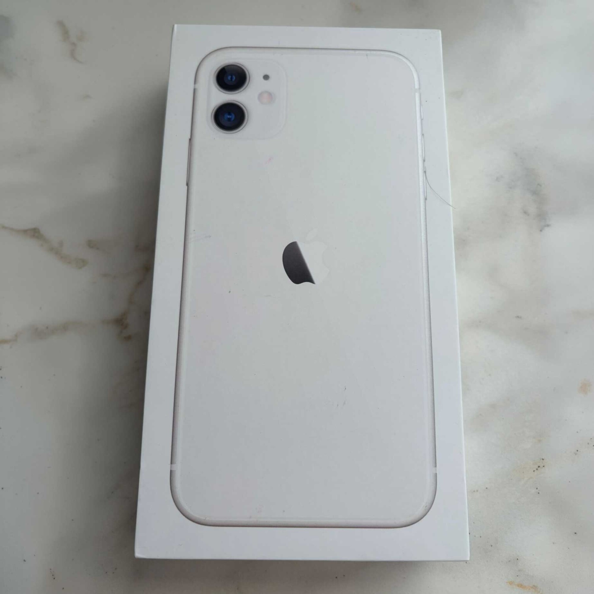 iPhone 11 64GB - White — denuevo