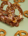 Broche Acrilico Broche Pretzel Foodie - Marron Medio