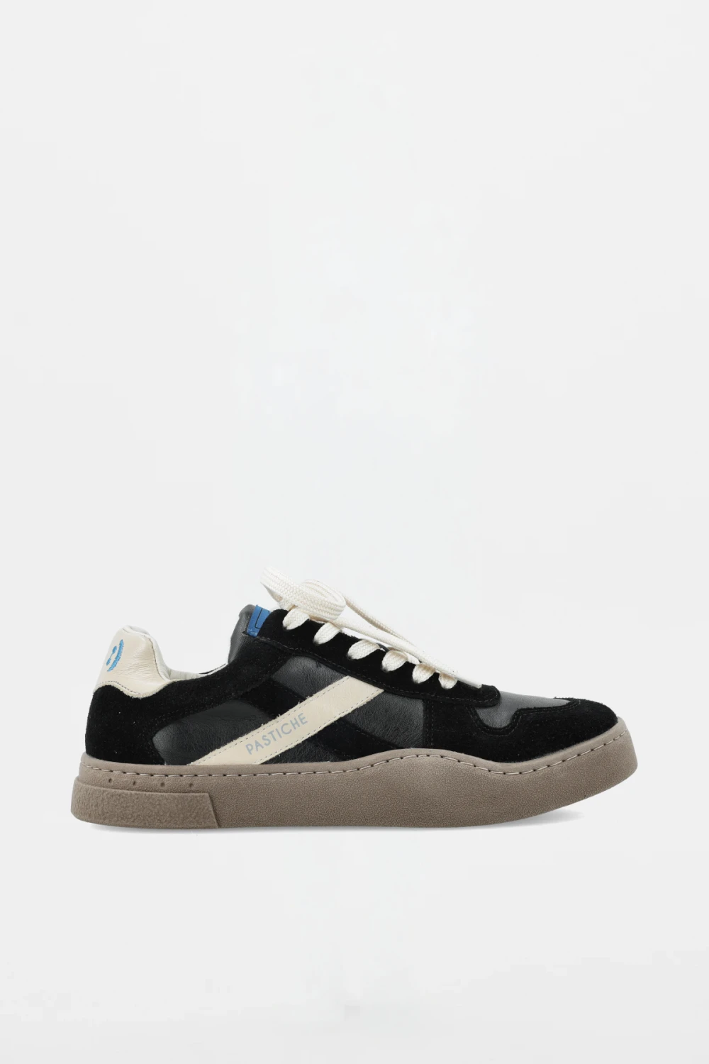 Sneaker Club 82 S26