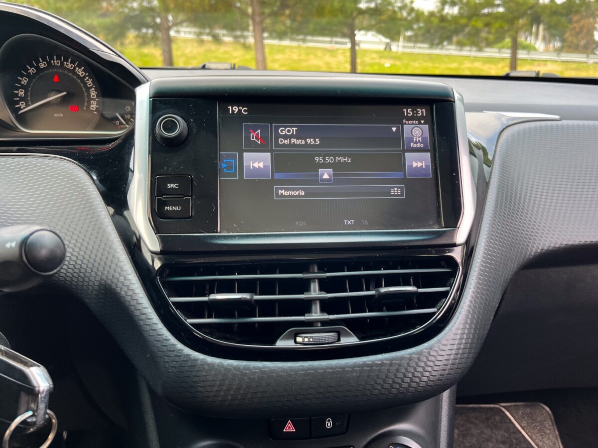 Peugeot 2008 Active 1.2 Extra Full | Permuta / Financia Peugeot 2008 Active 1.2 Extra Full | Permuta / Financia