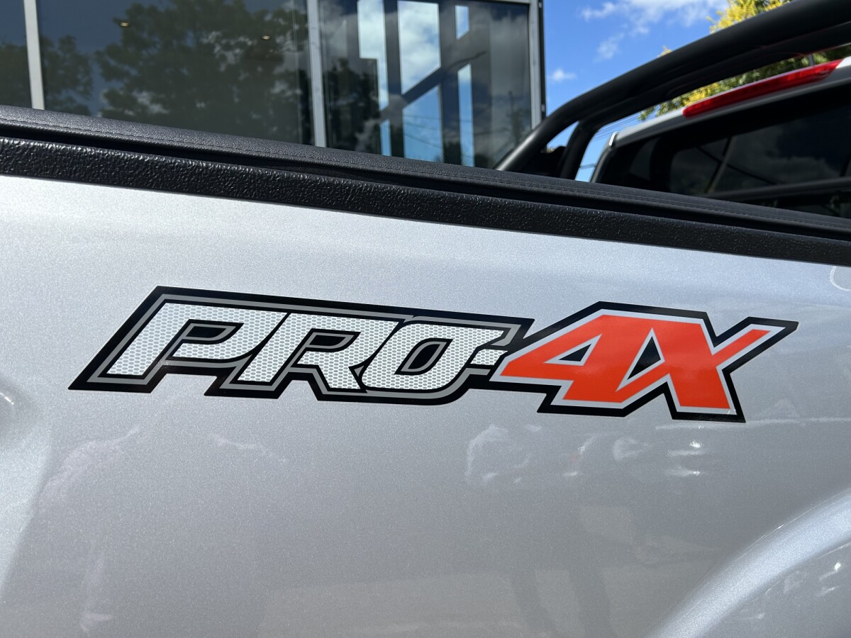 Nissan Frontier PRO-4X 2.5 4X4 DDTTi | Permuta / Financia Nissan Frontier PRO-4X 2.5 4X4 DDTTi | Permuta / Financia