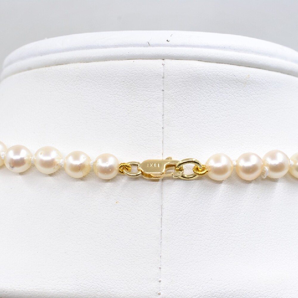 Collar De Perlas De Cultivo Con Broche en Oro 18 K Collar De Perlas De Cultivo Con Broche en Oro 18 K