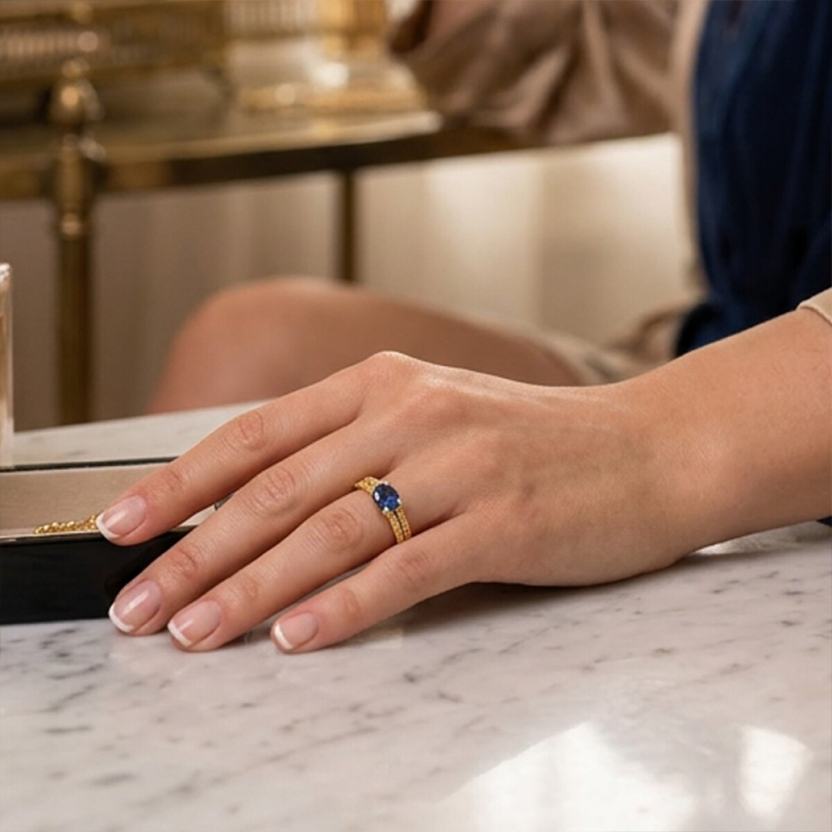 Anillo de Cata de Oro amarillo 18k con brillantes y zafiros 