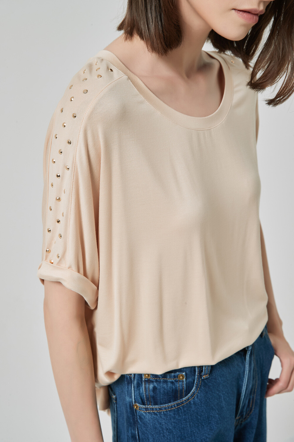 Remera Mokegua Beige Claro