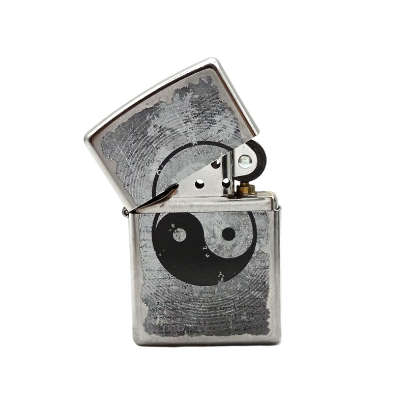 Encendedor ZIPPO 49772 Ying Yang Design - ZP497721 negrocombinado