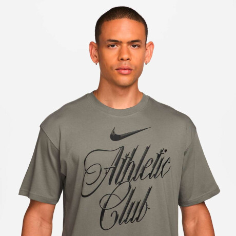 Remera Nike Tee Lse Nac Script de Hombre Gris