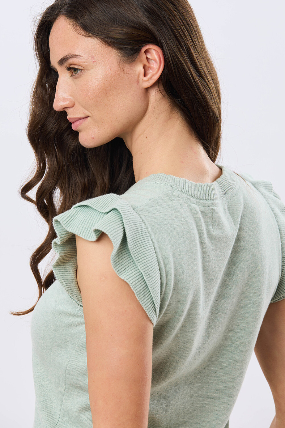 REMERA TEJIDA CON VOLADO Verde