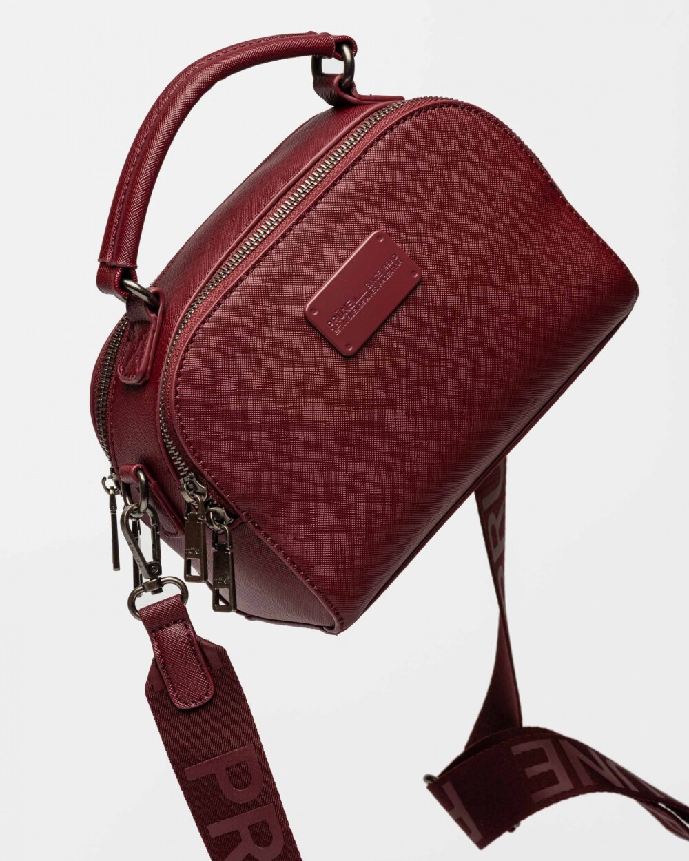 Bandolera Jazmin En Efecto Cuero Zaffiano Berry
