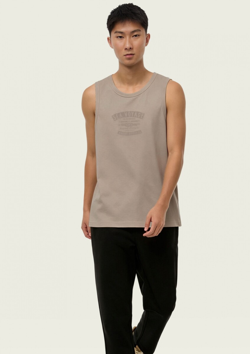 MUSCULOSA BÁSICA CON ESTAMPA - GRIS 