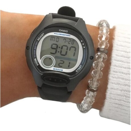 Reloj digital multifunción Casio dama Negro