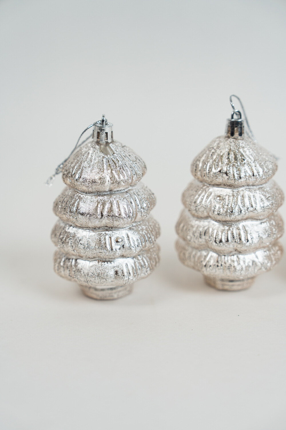 Colgante Esferas Piñas Oro, 4un. Color Unico