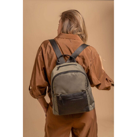 Mochila Orquidia Verde Militar