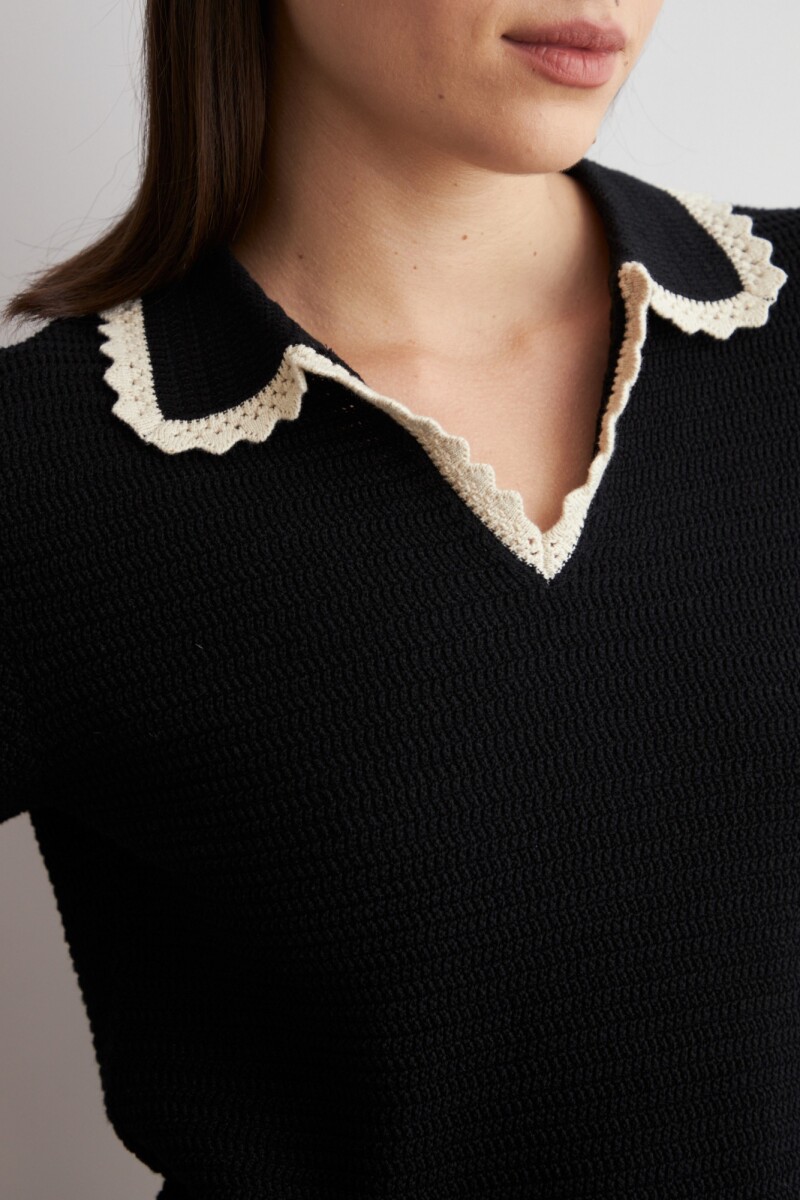 Sweater cuello polo manga corta negro