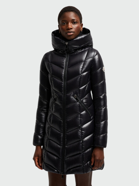 MONCLER - Campera larga de pluma con capucha Marus Negro