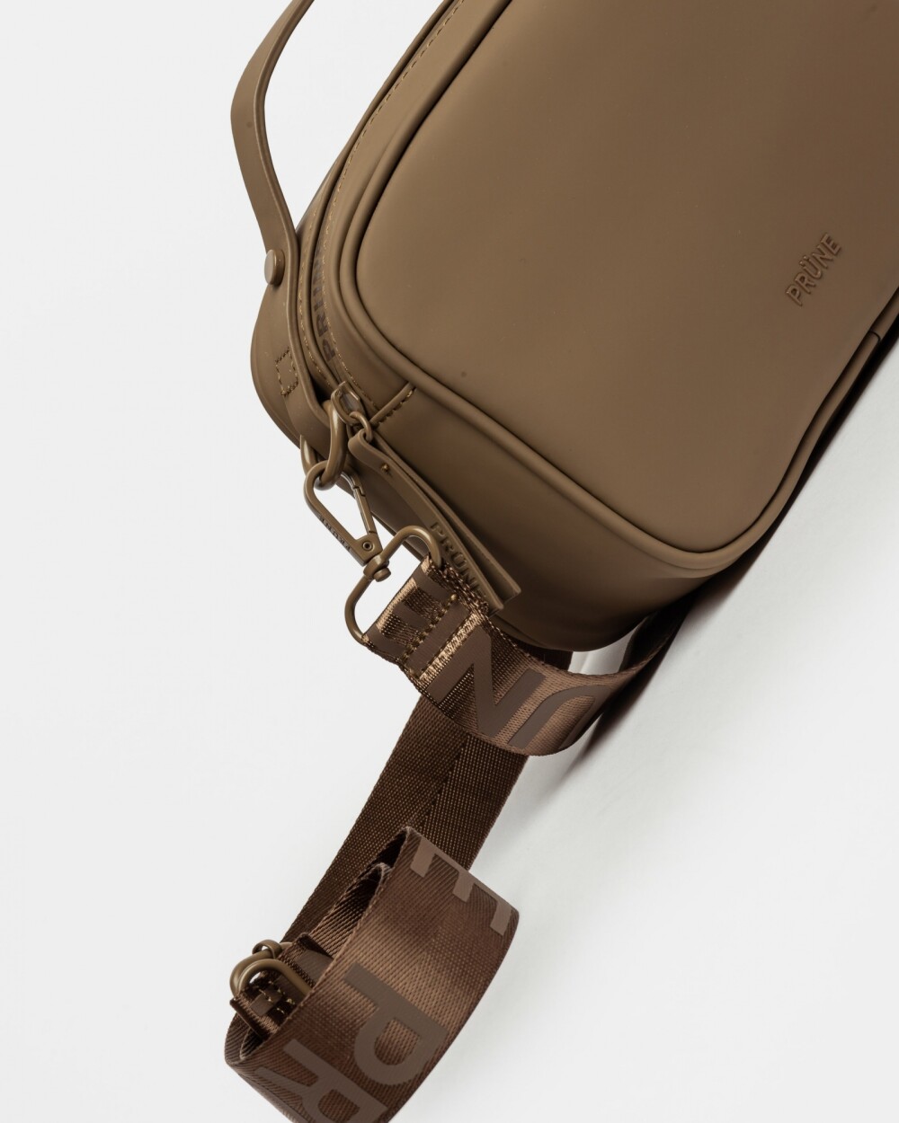 Mini Bag Rubber en Efecto Rubber Matte Vison