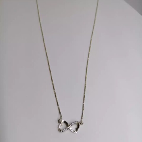 Cadena y colgante infinito forma corazon con zirconias Cadena y colgante infinito forma corazon con zirconias