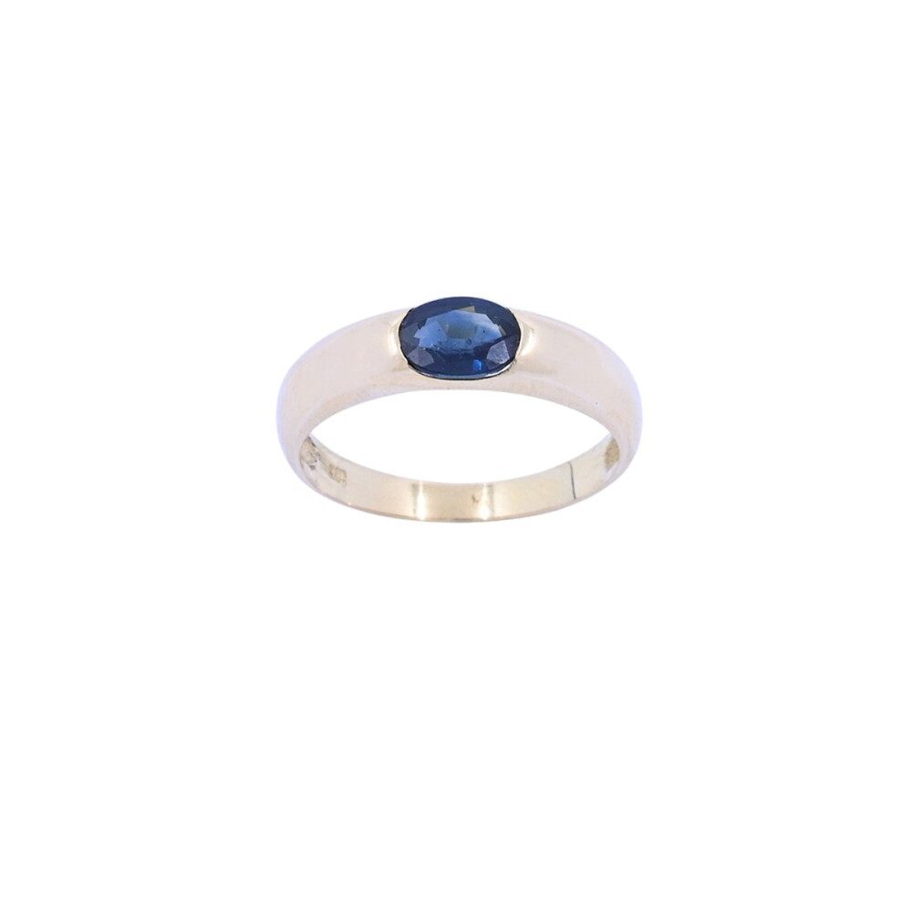 Anillo oro 18k y zafiro oval. Anillo oro 18k y zafiro oval.